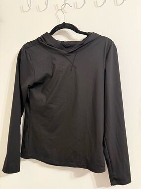 Women’s Black Long-Sleeve Hooded Performance Top